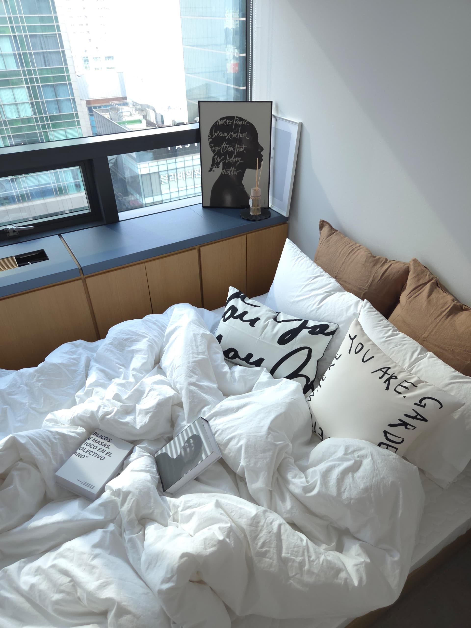 📍Connected to Hongik Univ. Station (Exit 9) | Perfect Location in Seoul